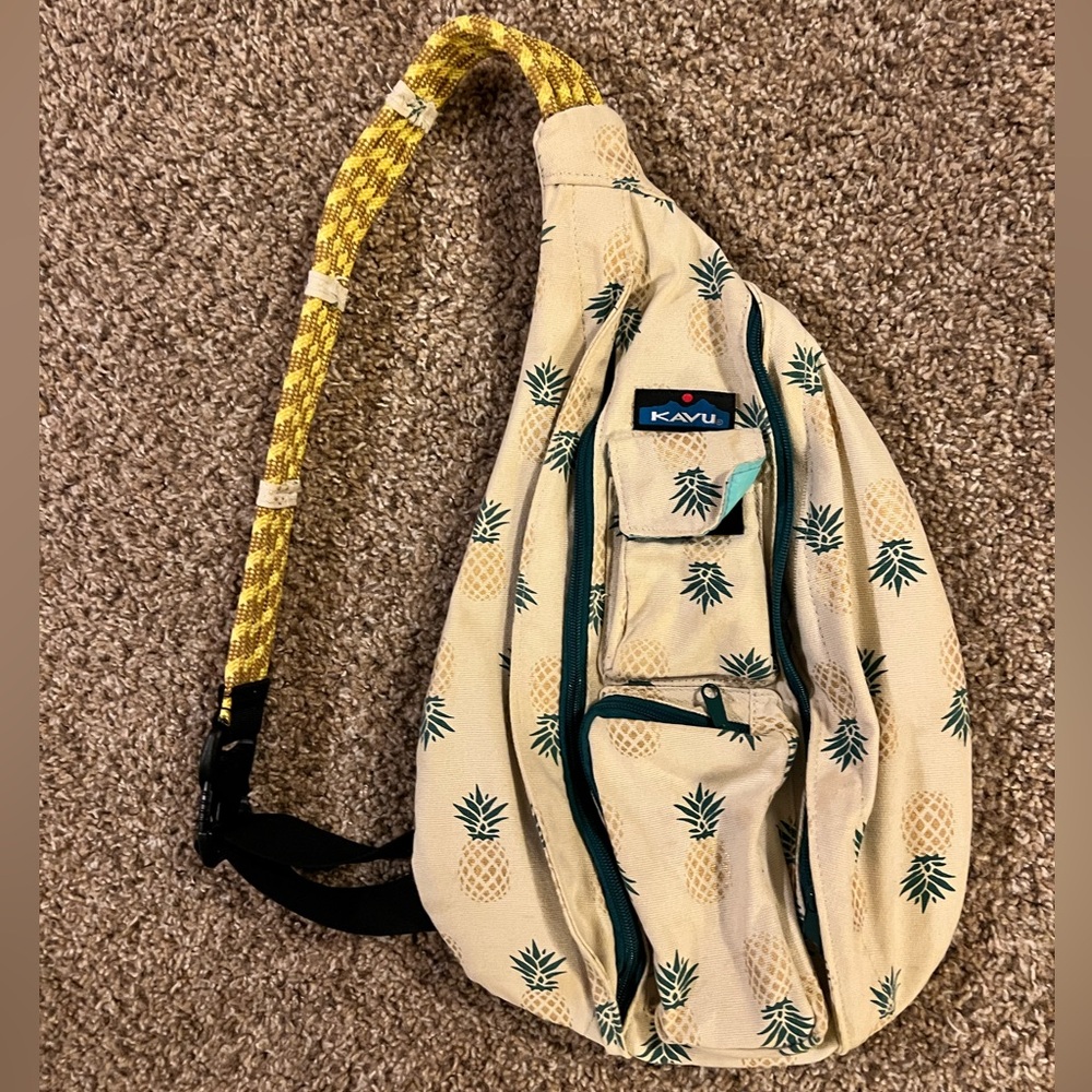KAVU sling bag